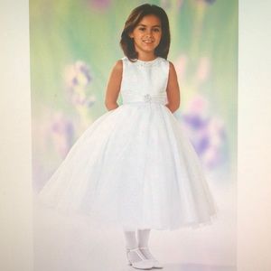 Joan Calabrese Style 118312 White Dress Size 7